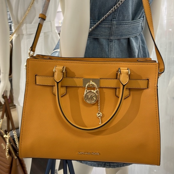 MICHAEL KORS HAMILTON MEDIUM SATCHEL
COLOR: Cider
NWT - Picture 15 of 16